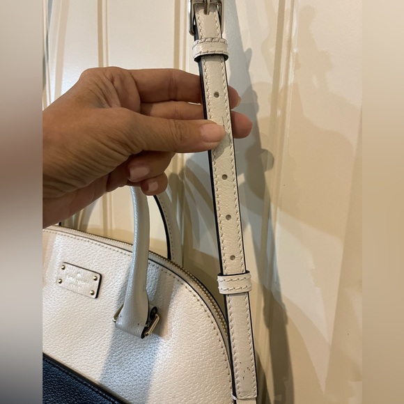 Kate spade Wellesley grove street black and white leather shoulder bag. - Picture 6 of 6